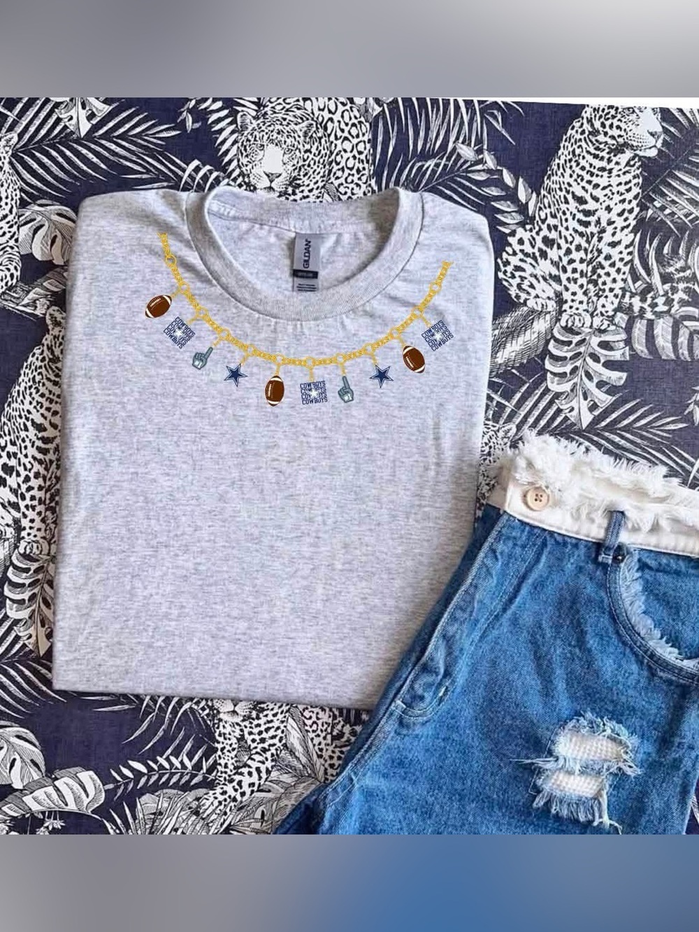 Brand new necklace unisex T-shirt Texas